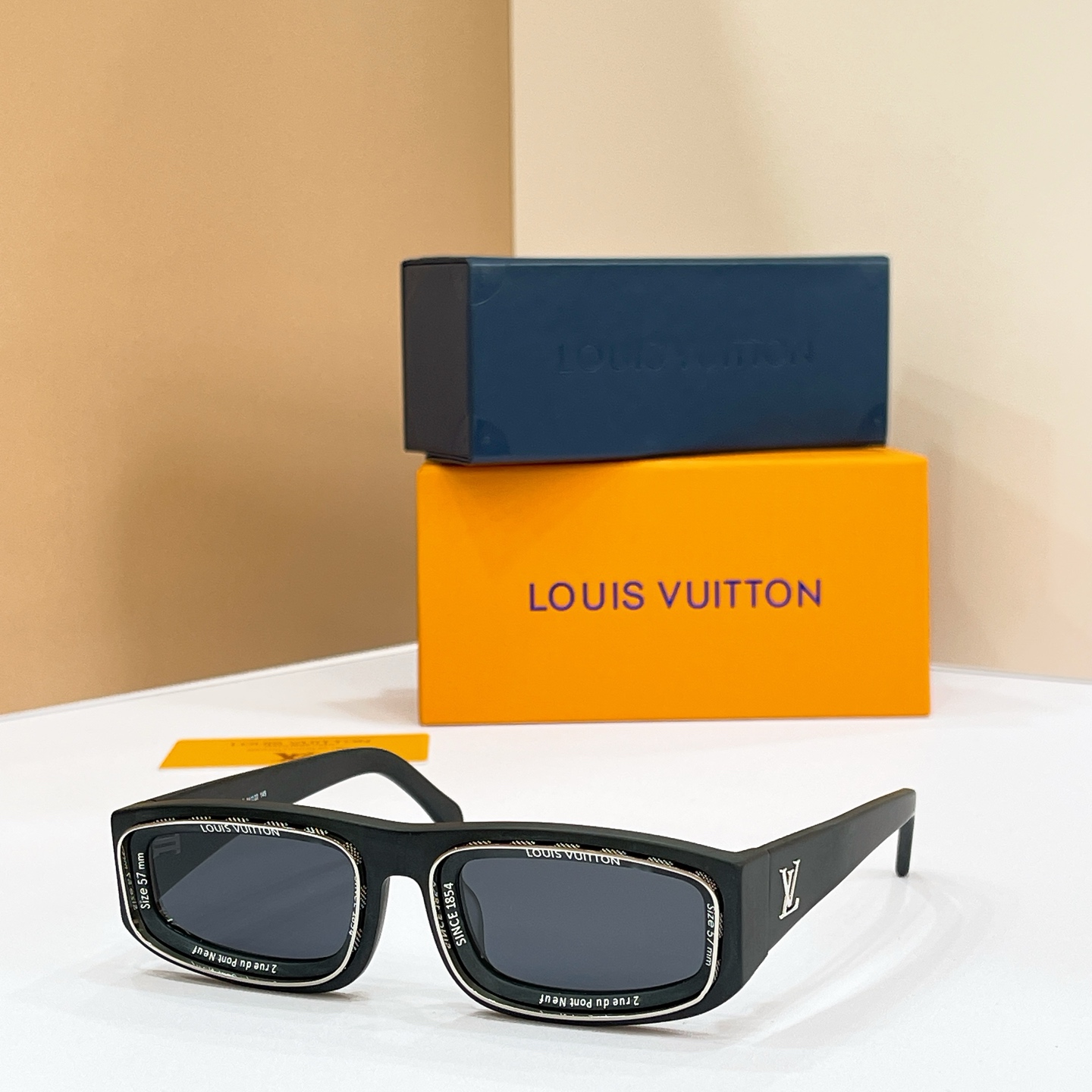 LOUIS VUITTON✨✨✨MODEL：Z2388E✨✨✨ SIZE：54口22-145✨✨