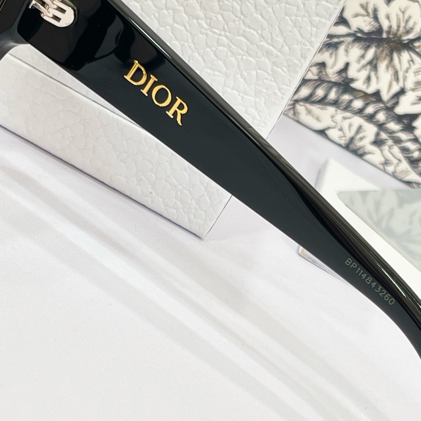 DIO*🌟🌟🌟MODEL：Dior Glow S1I🌟🌟🌟SIZE：53口20-140🌟🌟🌟