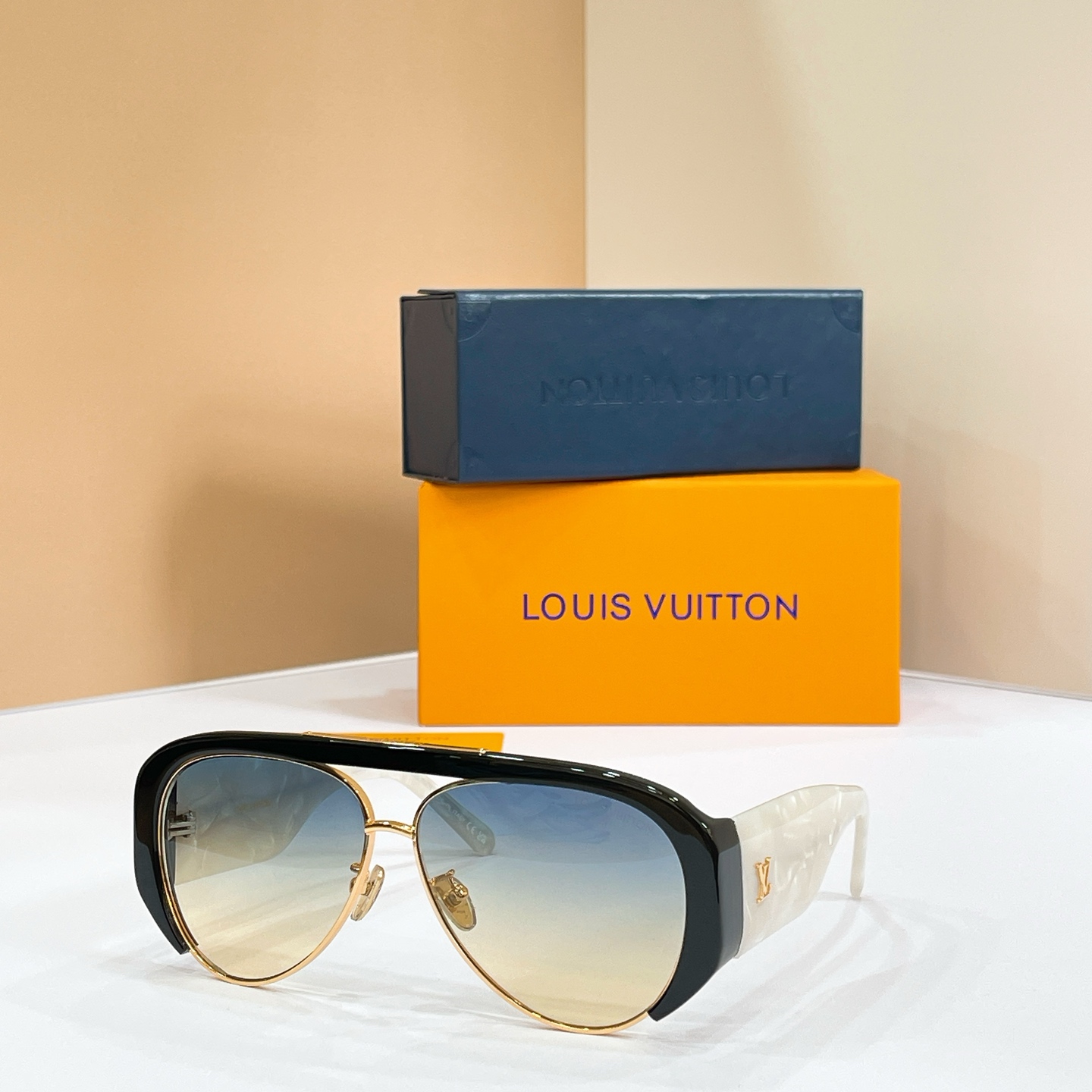 LOUIS VUITTON✨✨✨MODEL：Z3399U✨✨✨ SIZE：61口11-135✨✨
