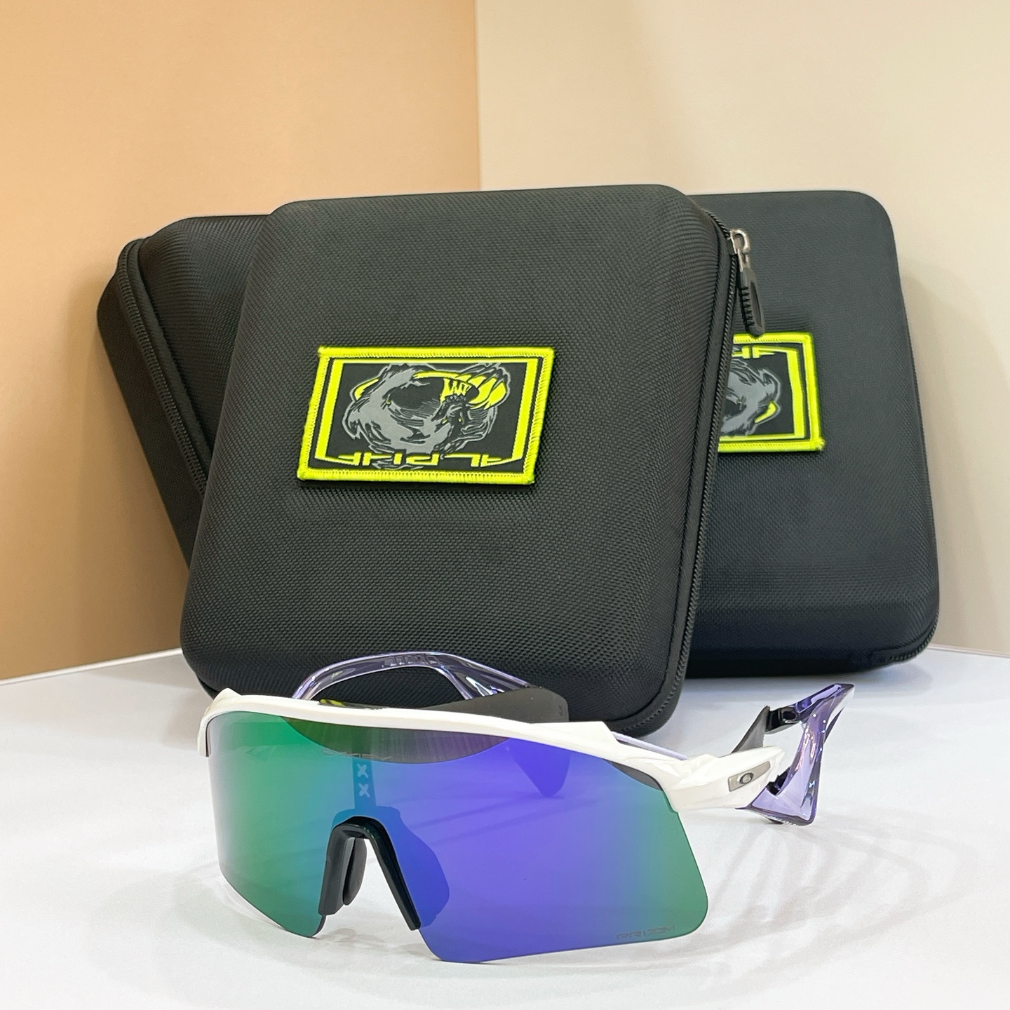 OAKLE*🍂🍂🍂MODEL：9519🍂🍂🍂SIZE:131🍂🍂🍂配送盒子～～