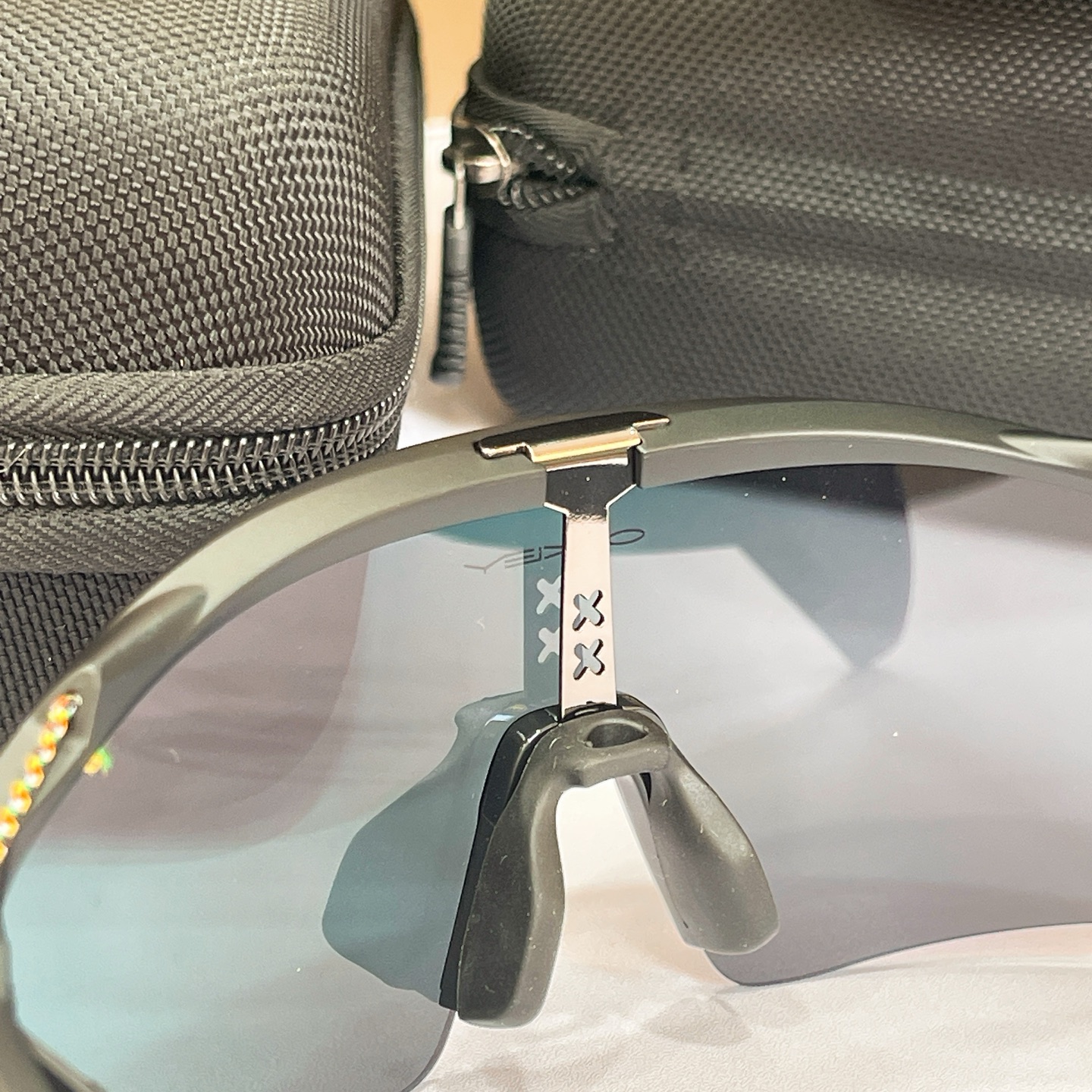 OAKLE*🍂🍂🍂MODEL：9519🍂🍂🍂SIZE:131🍂🍂🍂配送盒子～～
