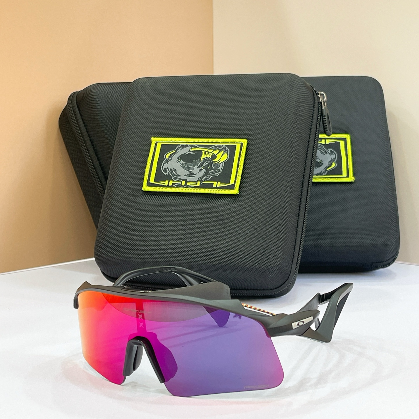 OAKLE*🍂🍂🍂MODEL：9519🍂🍂🍂SIZE:131🍂🍂🍂配送盒子～～