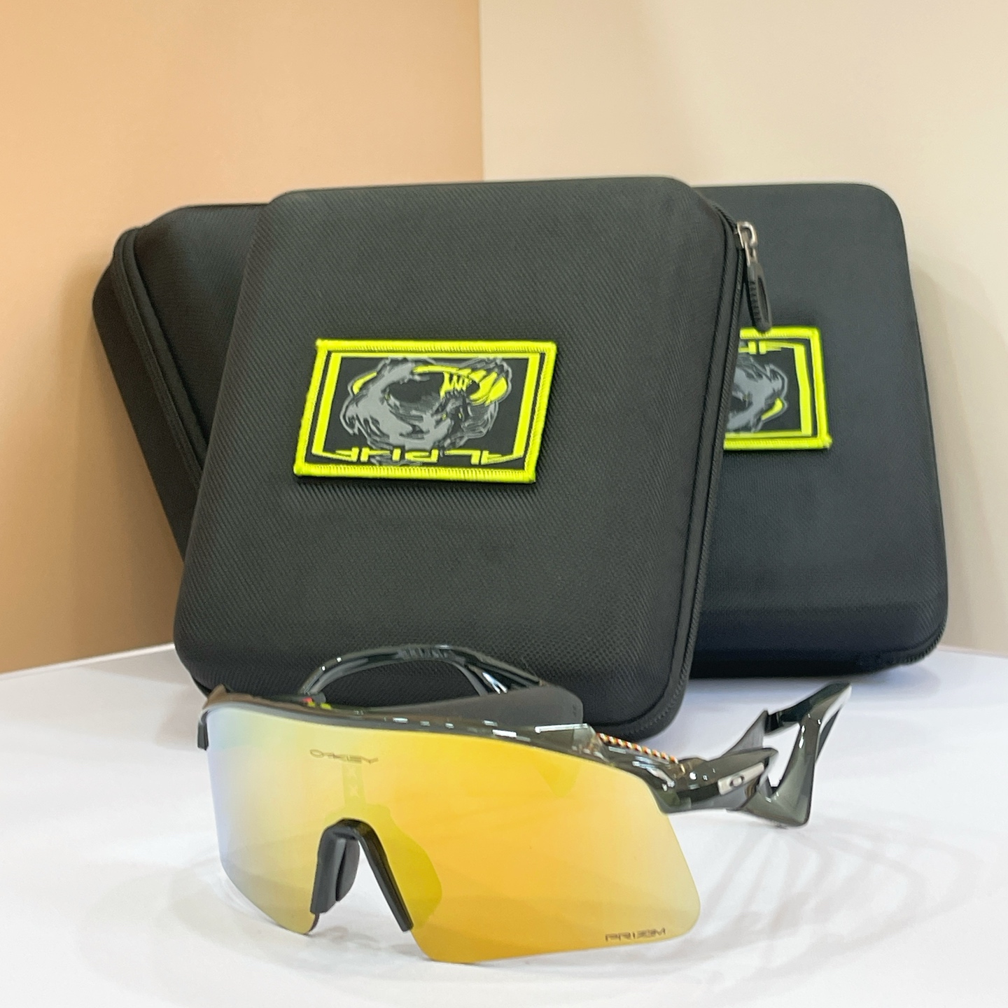 OAKLE*🍂🍂🍂MODEL：9519🍂🍂🍂SIZE:131🍂🍂🍂配送盒子～～