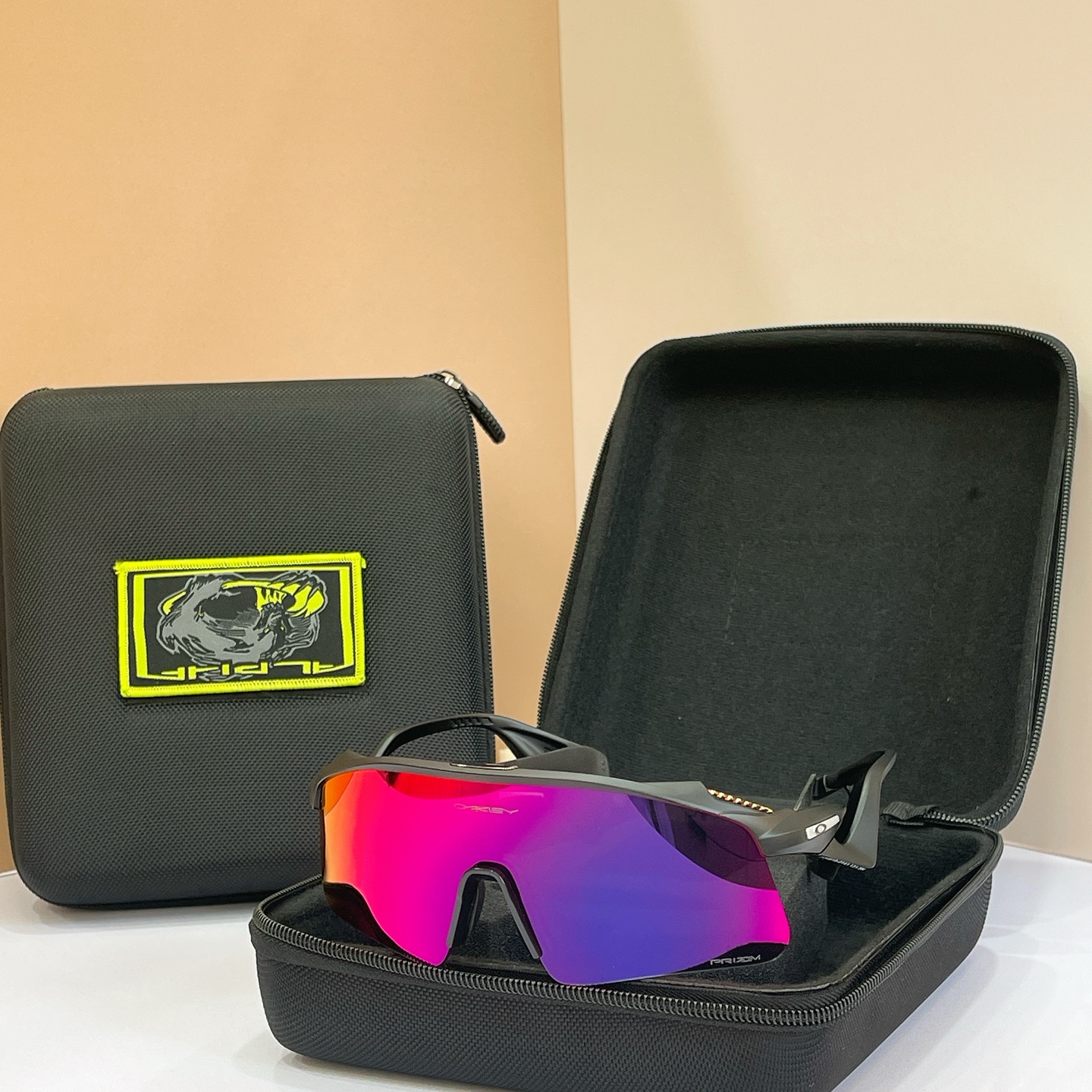OAKLE*🍂🍂🍂MODEL：9519🍂🍂🍂SIZE:131🍂🍂🍂配送盒子～～