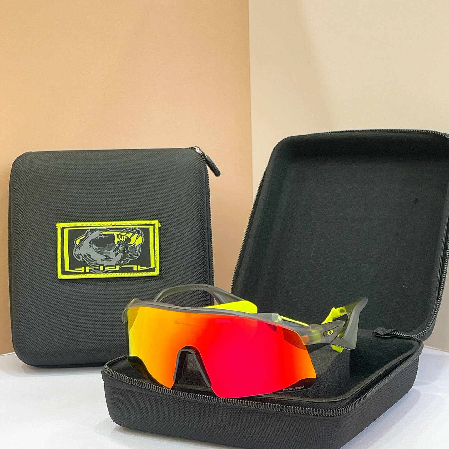 OAKLE*🍂🍂🍂MODEL：9519🍂🍂🍂SIZE:131🍂🍂🍂配送盒子～～
