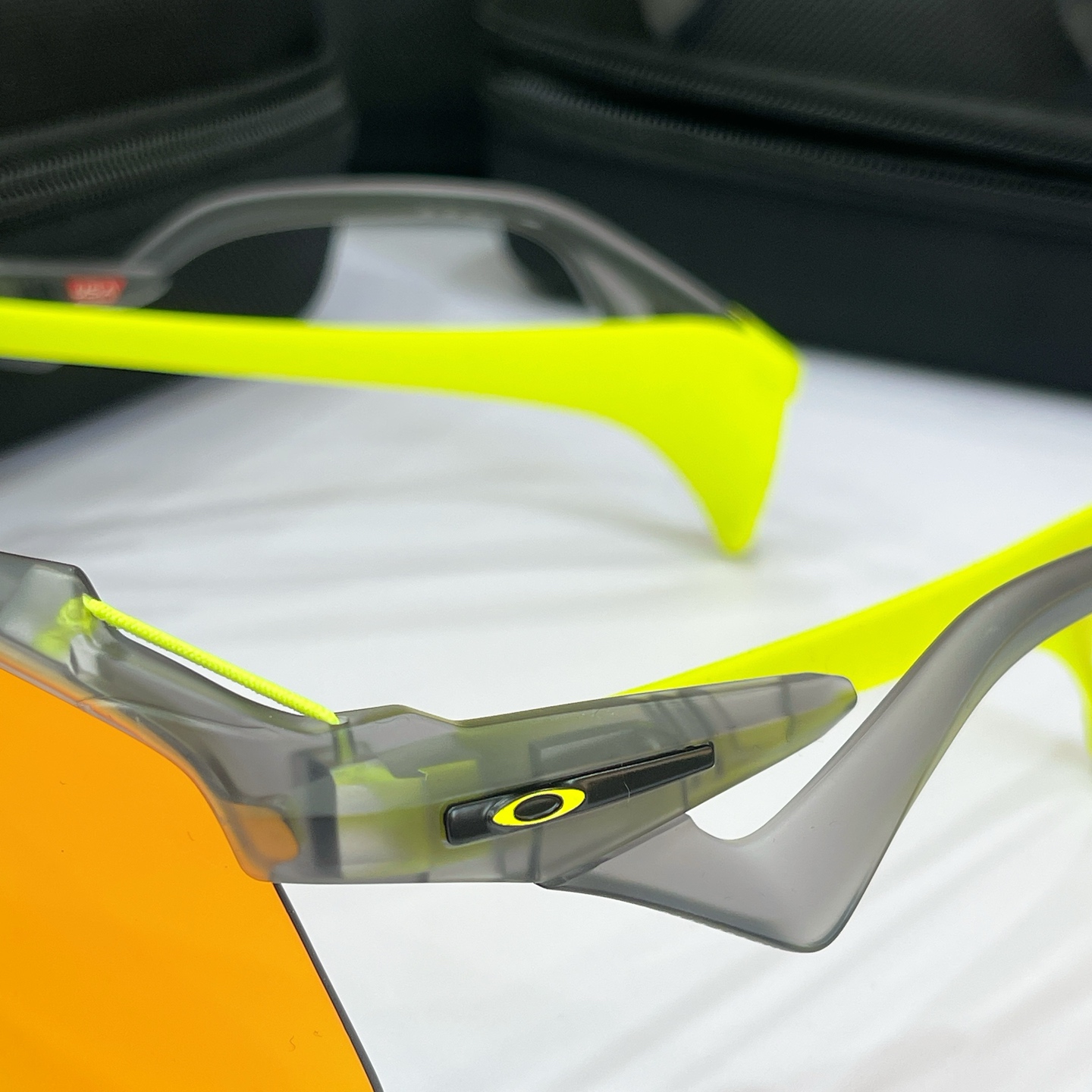 OAKLE*🍂🍂🍂MODEL：9519🍂🍂🍂SIZE:131🍂🍂🍂配送盒子～～