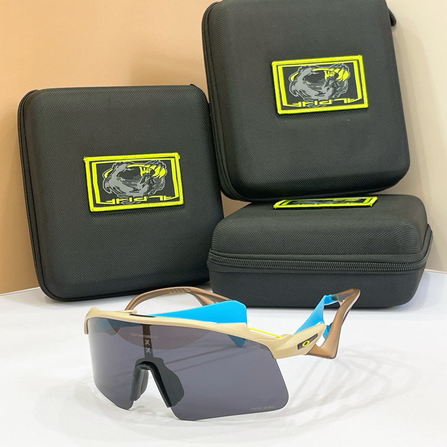 OAKLE*🍂🍂🍂MODEL：9519🍂🍂🍂SIZE:131🍂🍂🍂配送盒子～～