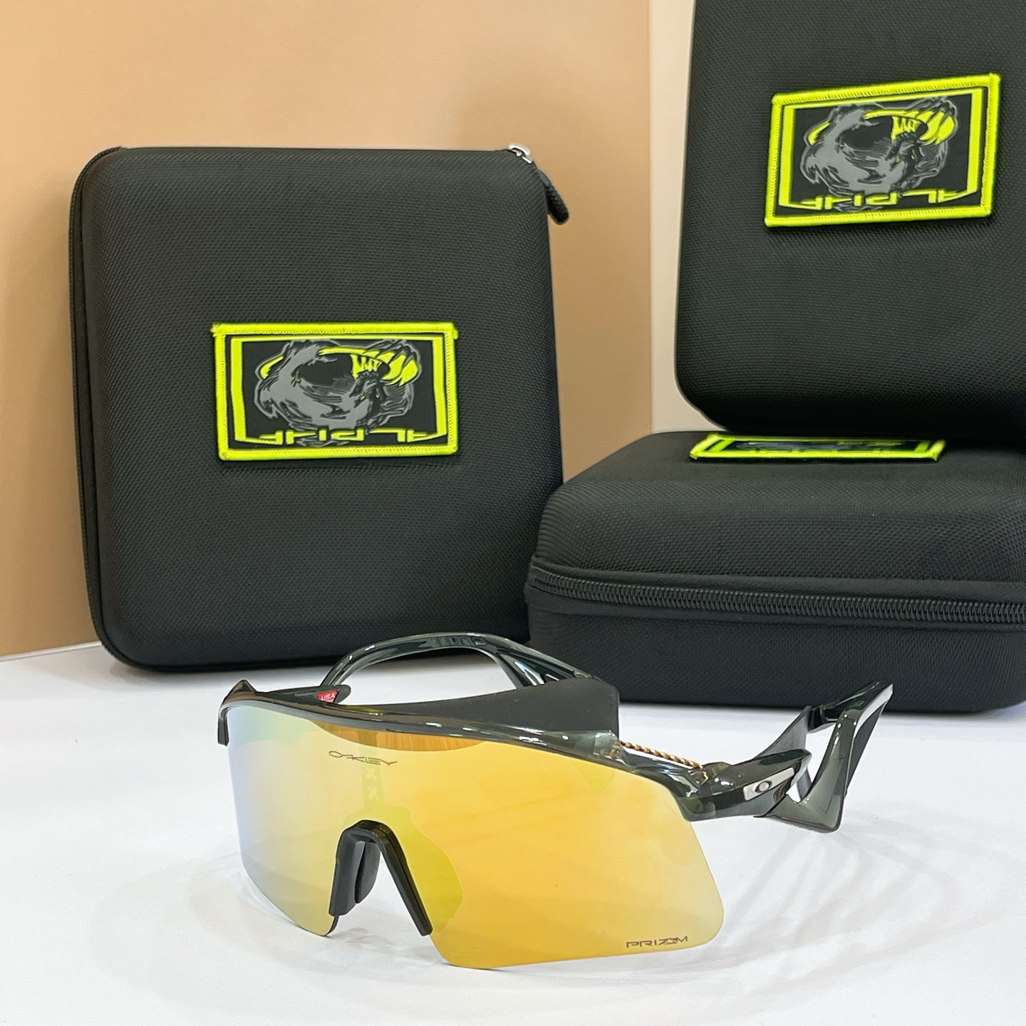 OAKLE*🍂🍂🍂MODEL：9519🍂🍂🍂SIZE:131🍂🍂🍂配送盒子～～