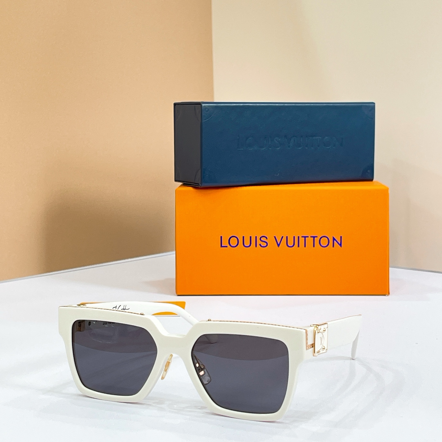 LOUIS VUITTON✨✨✨MODEL：Z2179E✨✨✨ SIZE：56口19-140✨✨