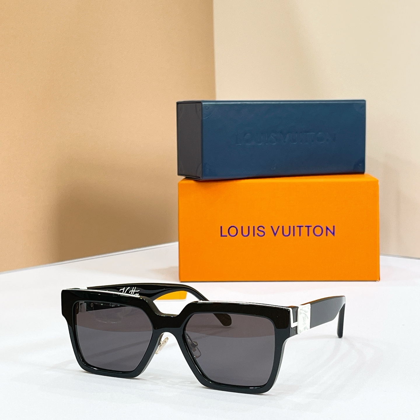 LOUIS VUITTON✨✨✨MODEL：Z2179E✨✨✨ SIZE：56口19-140✨✨