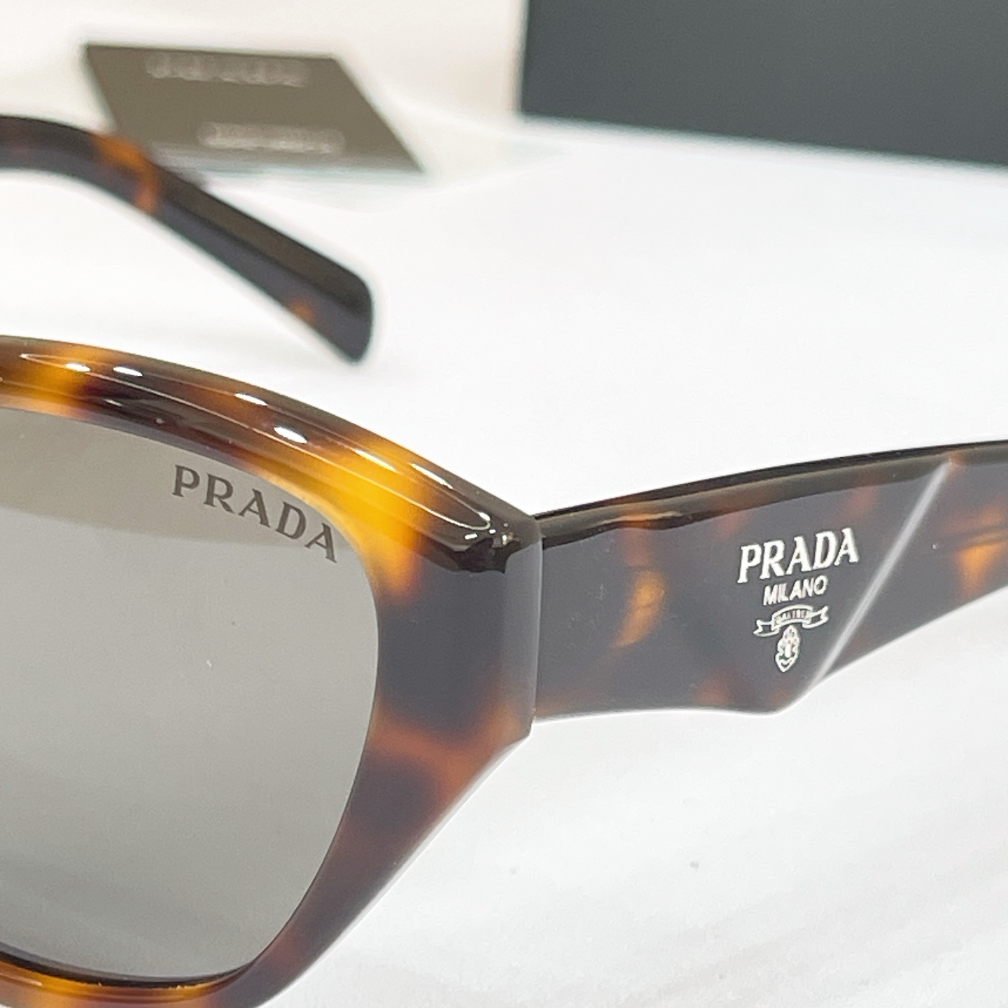 PRAD*✨✨✨MODEL：VPR 21ZV✨✨✨SIZE：54口18-145✨✨✨