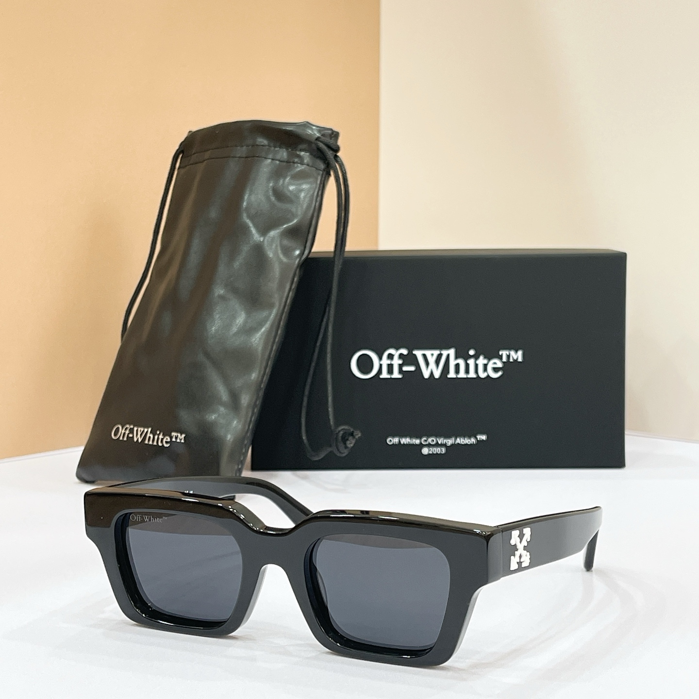 OFF WHITE🍂🍂🍂MODEL:OERI1008🍂🍂🍂SIZE:50口22-145🍂🍂🍂配送盒子～～