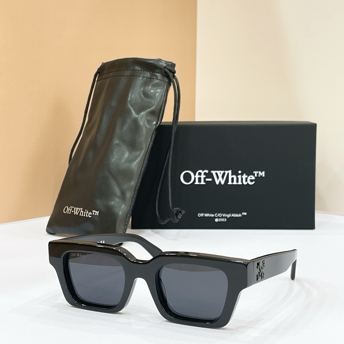 OFF WHITE🍂🍂🍂MODEL:OERI1008🍂🍂🍂SIZE:50口22-145🍂🍂🍂配送盒子～～
