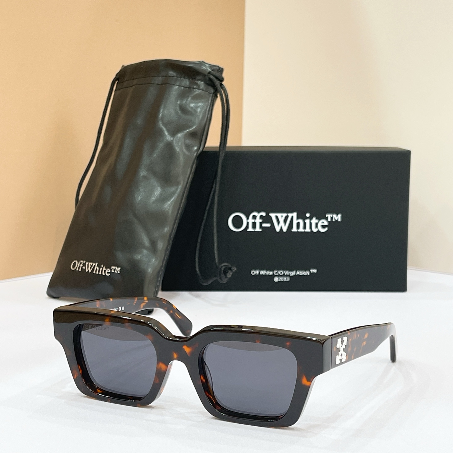 OFF WHITE🍂🍂🍂MODEL:OERI1008🍂🍂🍂SIZE:50口22-145🍂🍂🍂配送盒子～～