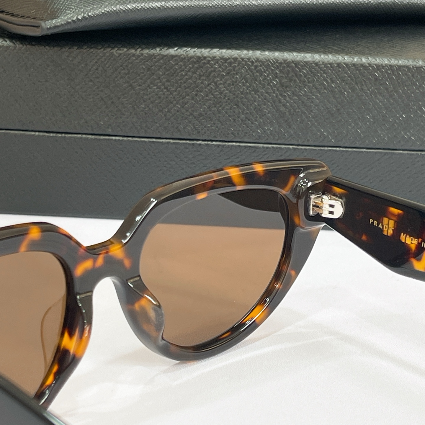 PRAD*✨✨✨MODEL：PR 2197S✨✨✨SIZE：55口20-145✨✨✨