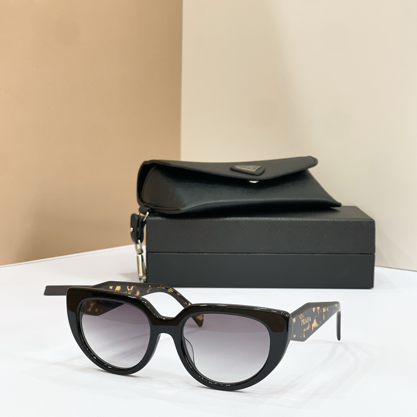 PRAD*✨✨✨MODEL：PR 2197S✨✨✨SIZE：55口20-145✨✨✨
