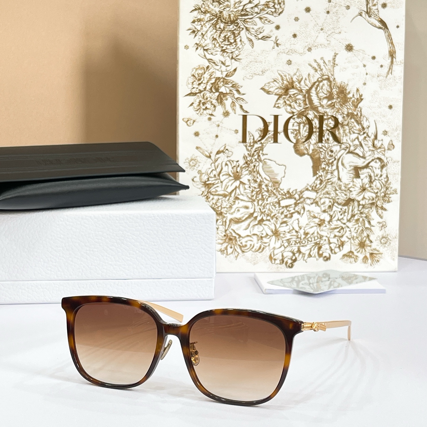 DIO*🌟🌟🌟MODEL：Dior Bow S1F🌟🌟🌟SIZE：57口17-145🌟🌟