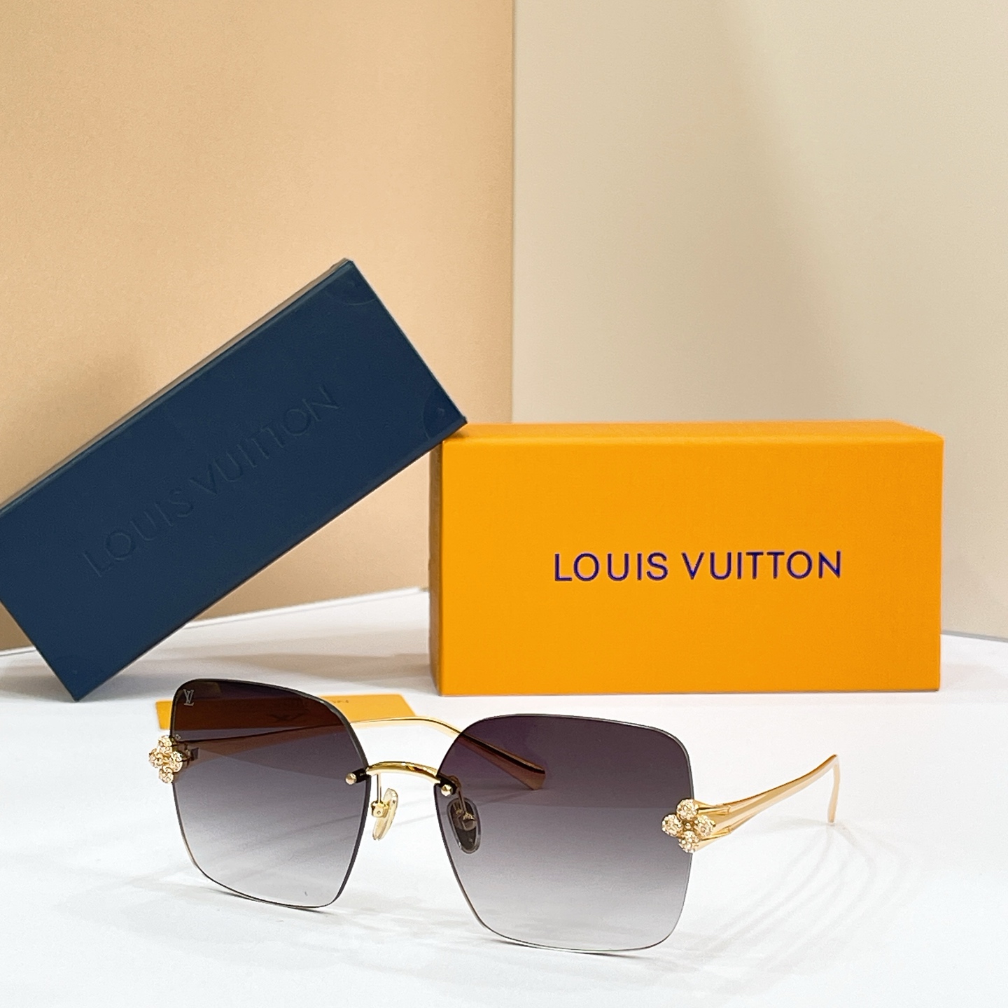 LOUIS VUITTO*✨✨✨MODEL：Z3396U✨✨✨ SIZE：62口17-140✨✨✨