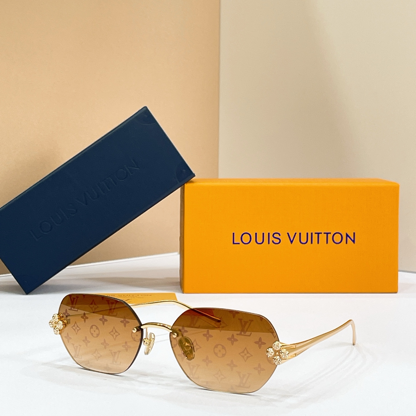 LOUIS VUITTO*✨✨✨MODEL：Z3324U✨✨✨ SIZE：62口17-140✨✨✨