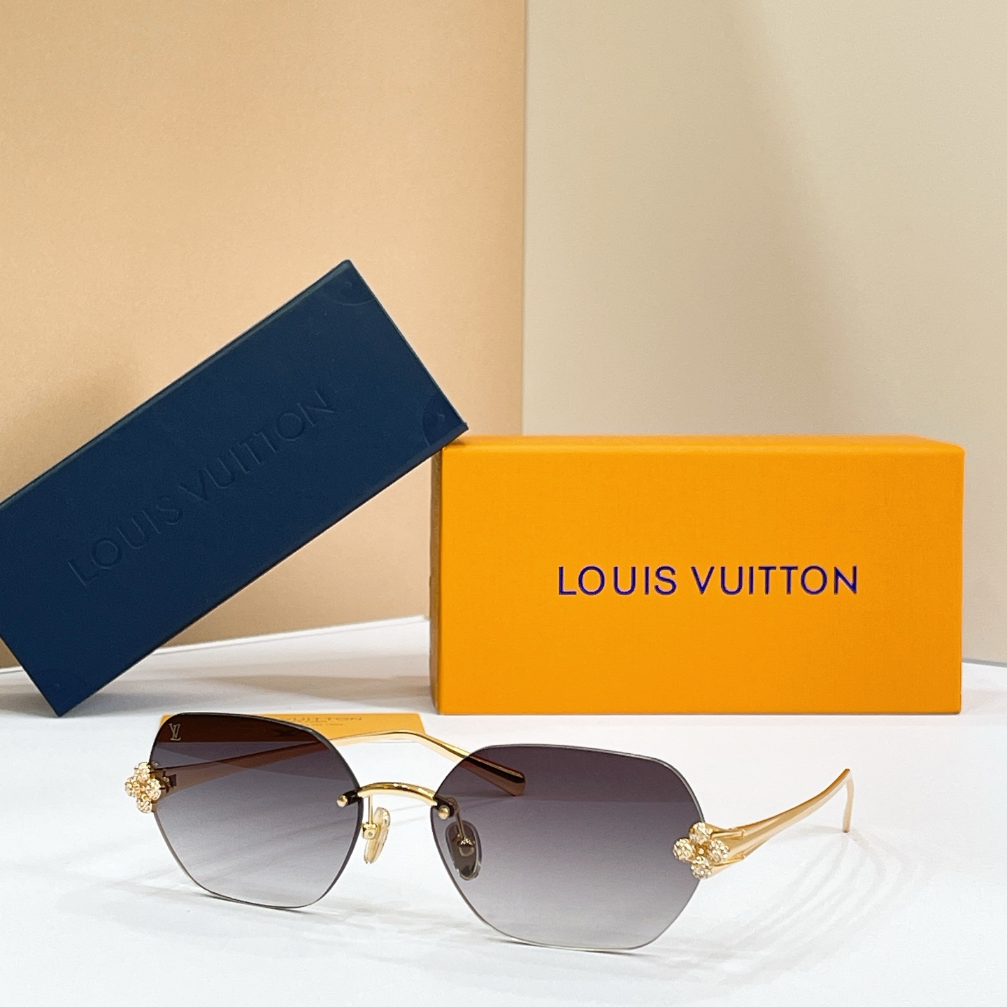 LOUIS VUITTO*✨✨✨MODEL：Z3324U✨✨✨ SIZE：62口17-140✨✨✨