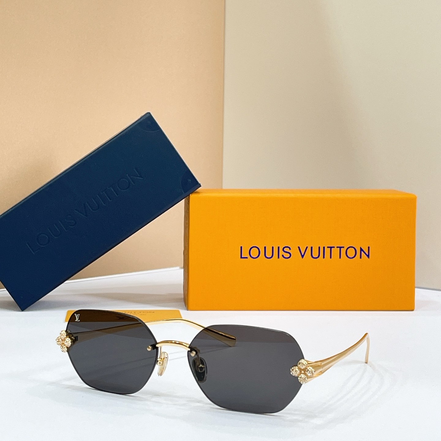 LOUIS VUITTO*✨✨✨MODEL：Z3324U✨✨✨ SIZE：62口17-140✨✨✨