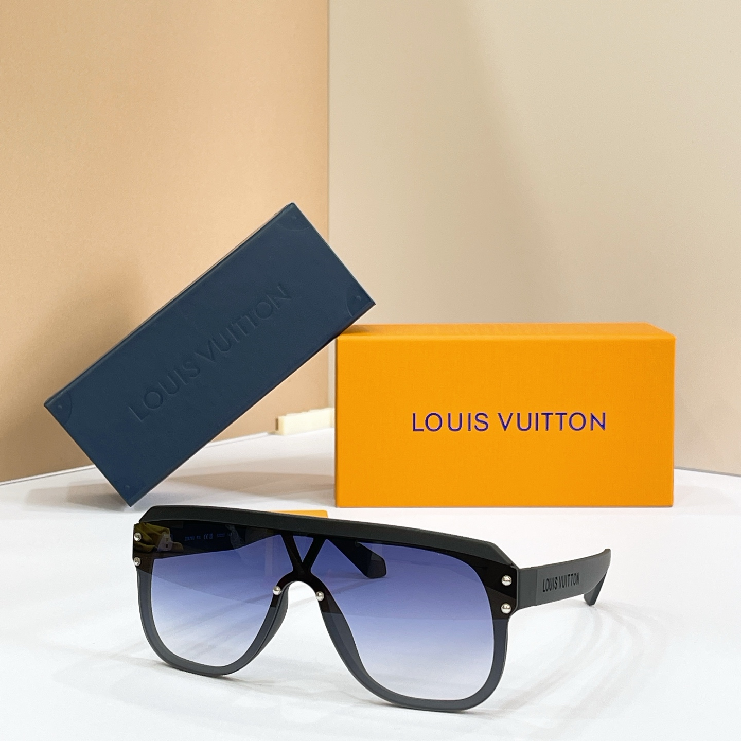 LOUIS VUITTO*✨✨✨MODEL：Z2878U✨✨✨ SIZE：53口22-145✨✨✨