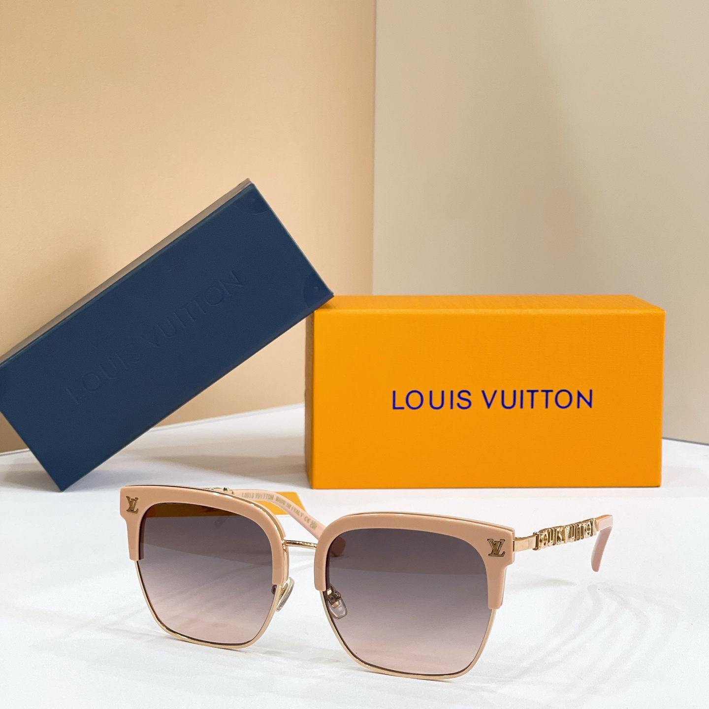 LOUIS VUITTO*✨✨✨MODEL：Z1738U✨✨✨ SIZE：56口20-145✨✨✨