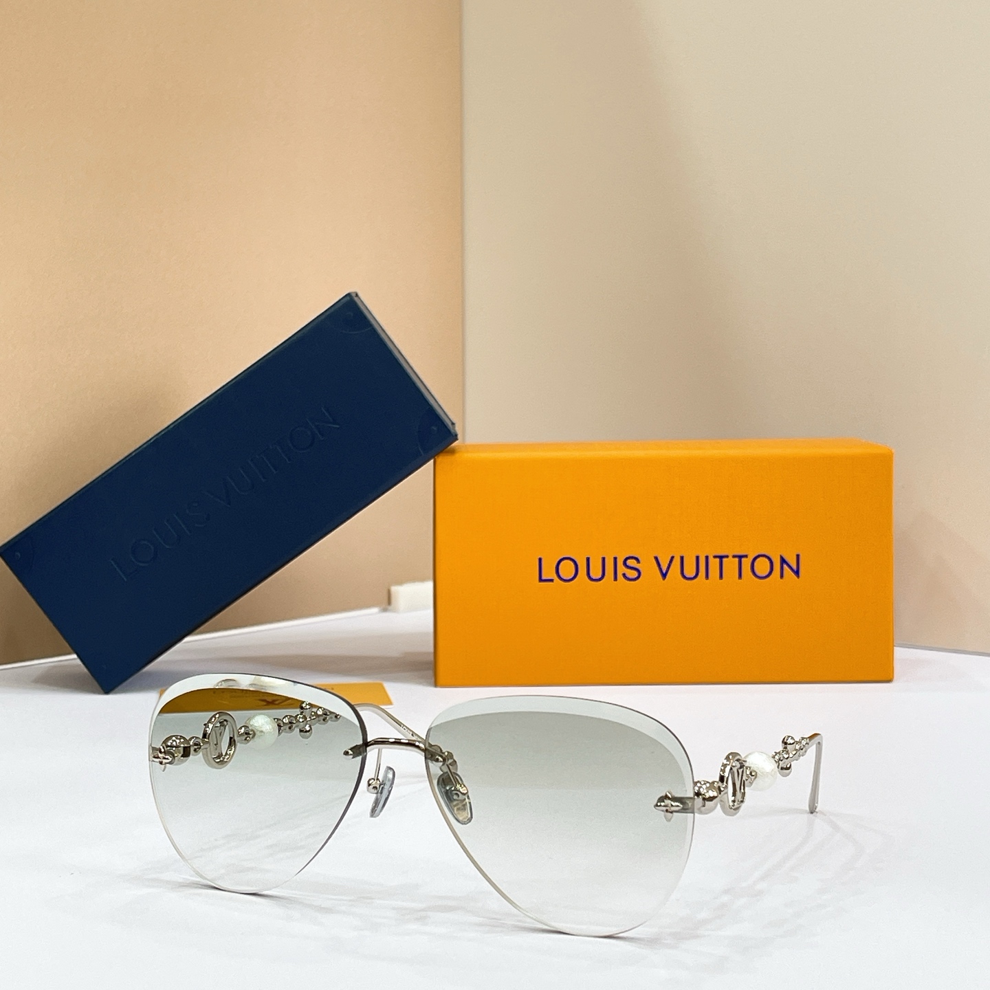 LOUIS VUITTO*✨✨✨MODEL：Z3318U✨✨✨ SIZE：62口13-140✨✨✨
