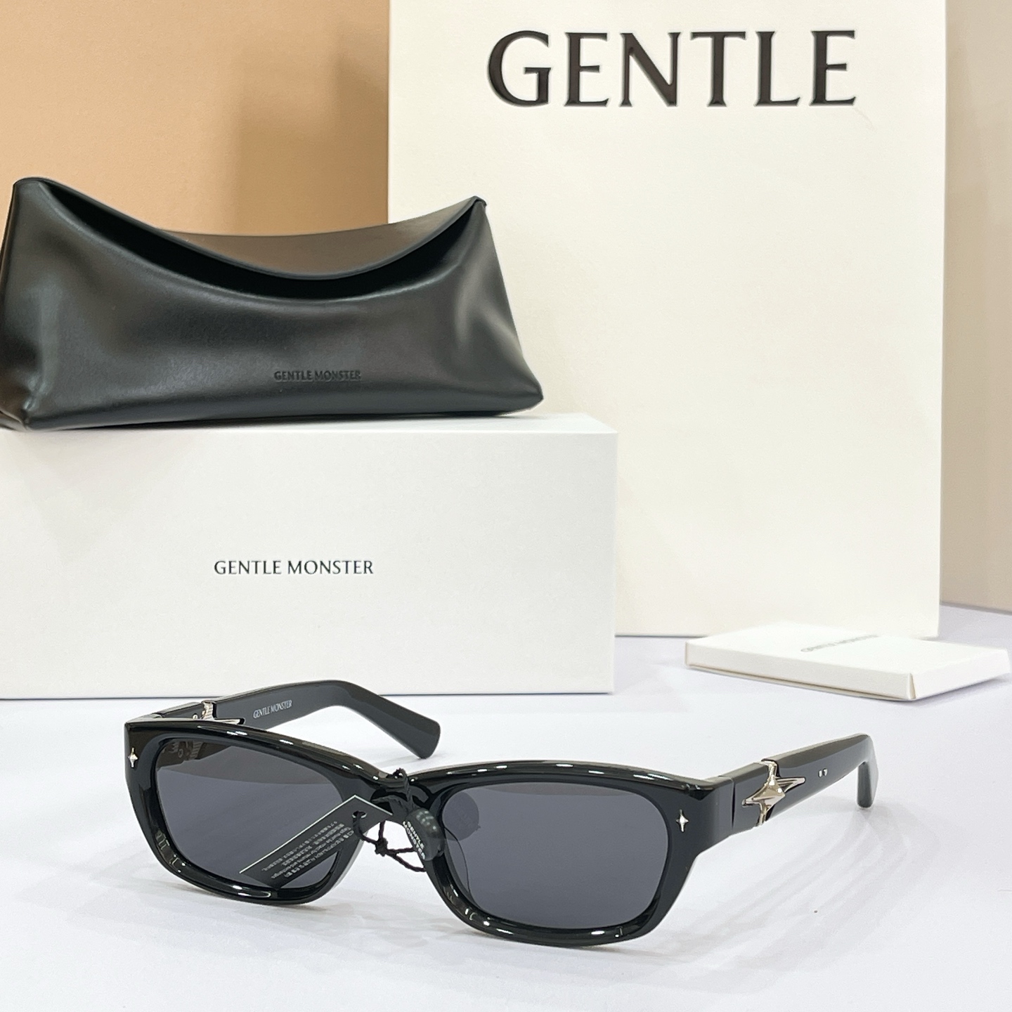 GENTLE MONSTER Lunettes de soleil Acétate Rectangulaire