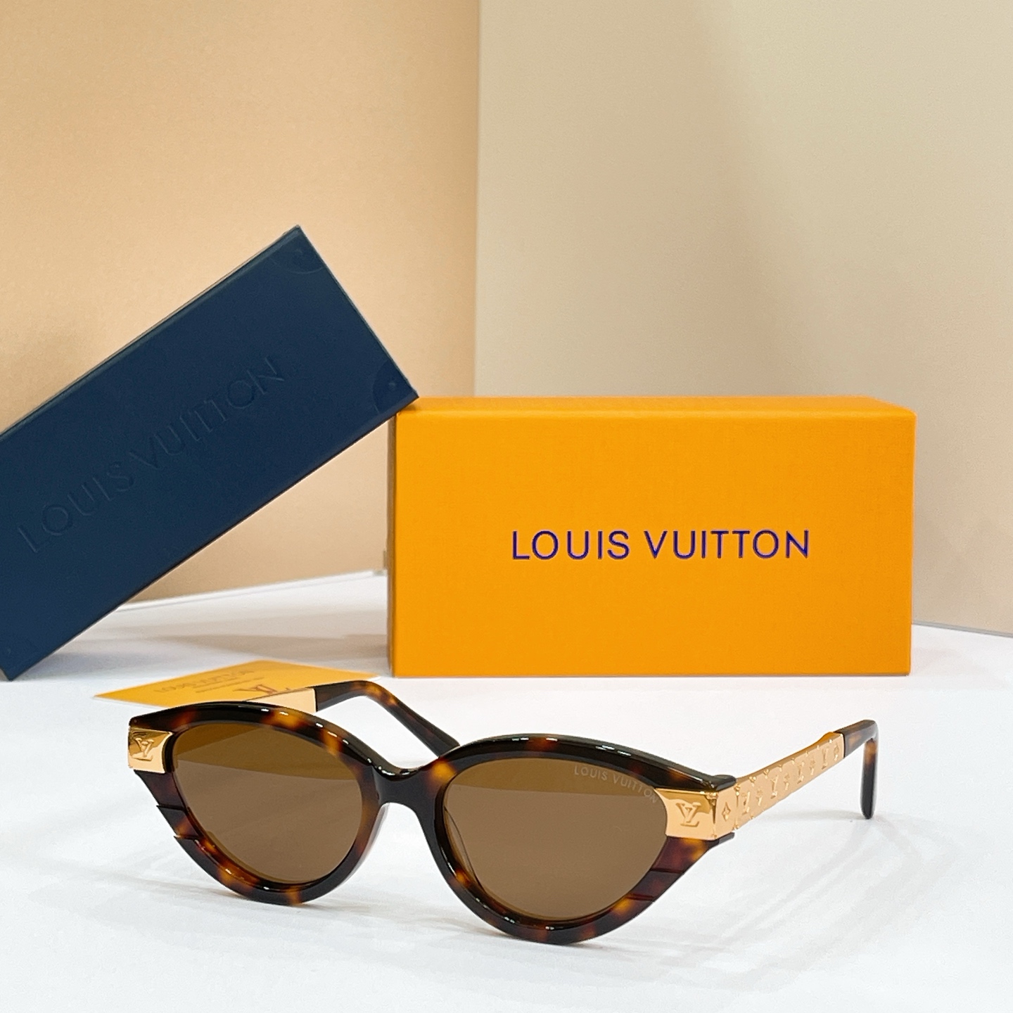 LOUIS VUITTO*✨✨✨MODEL：Z3181E✨✨✨ SIZE：54口17-145✨✨✨