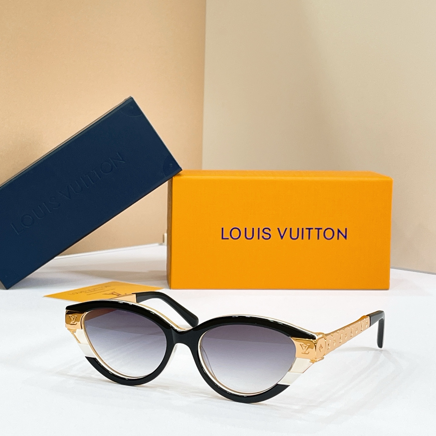 LOUIS VUITTO*✨✨✨MODEL：Z3181E✨✨✨ SIZE：54口17-145✨✨✨