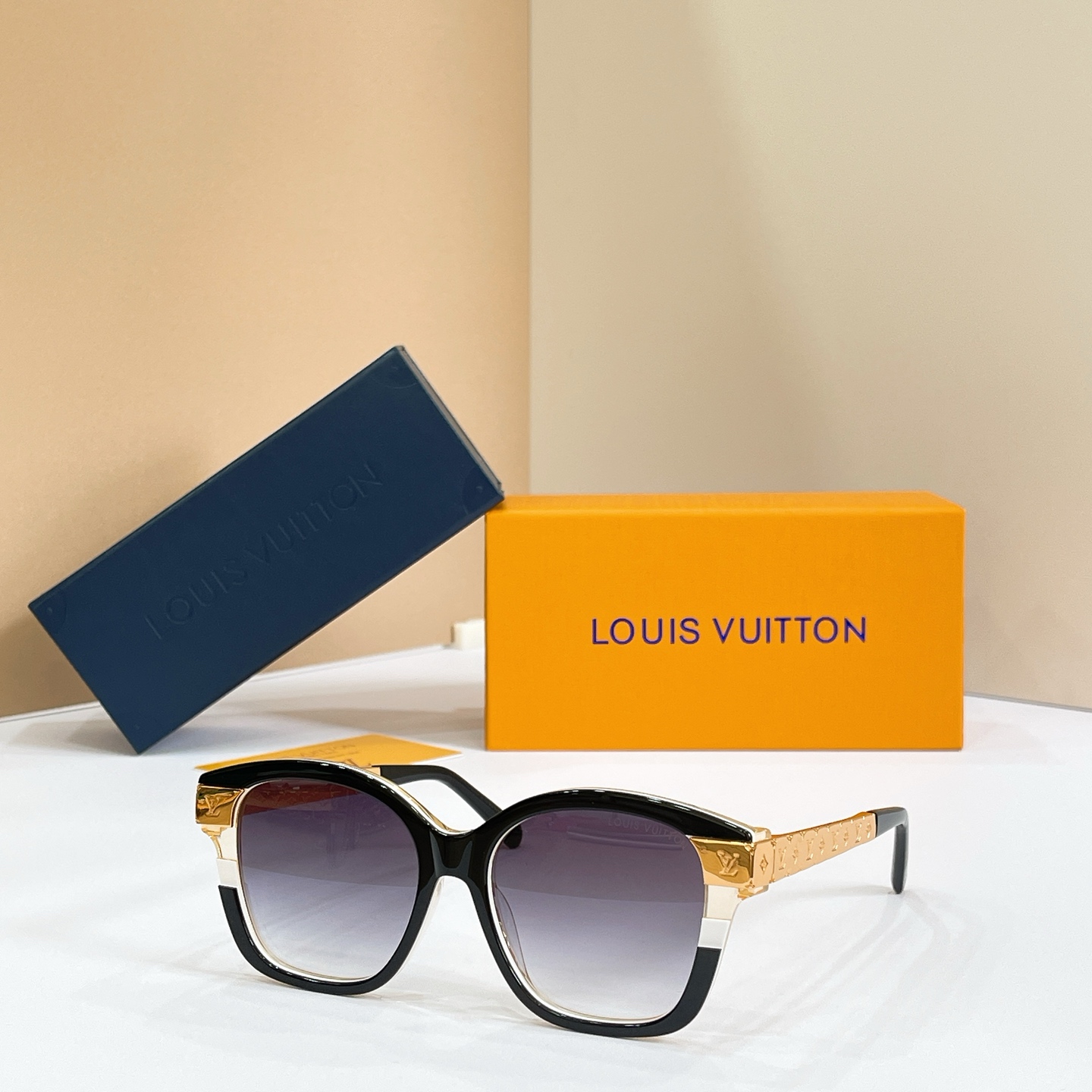 LOUIS VUITTO*✨✨✨MODEL：Z3182E✨✨✨ SIZE：53口17-145✨✨✨
