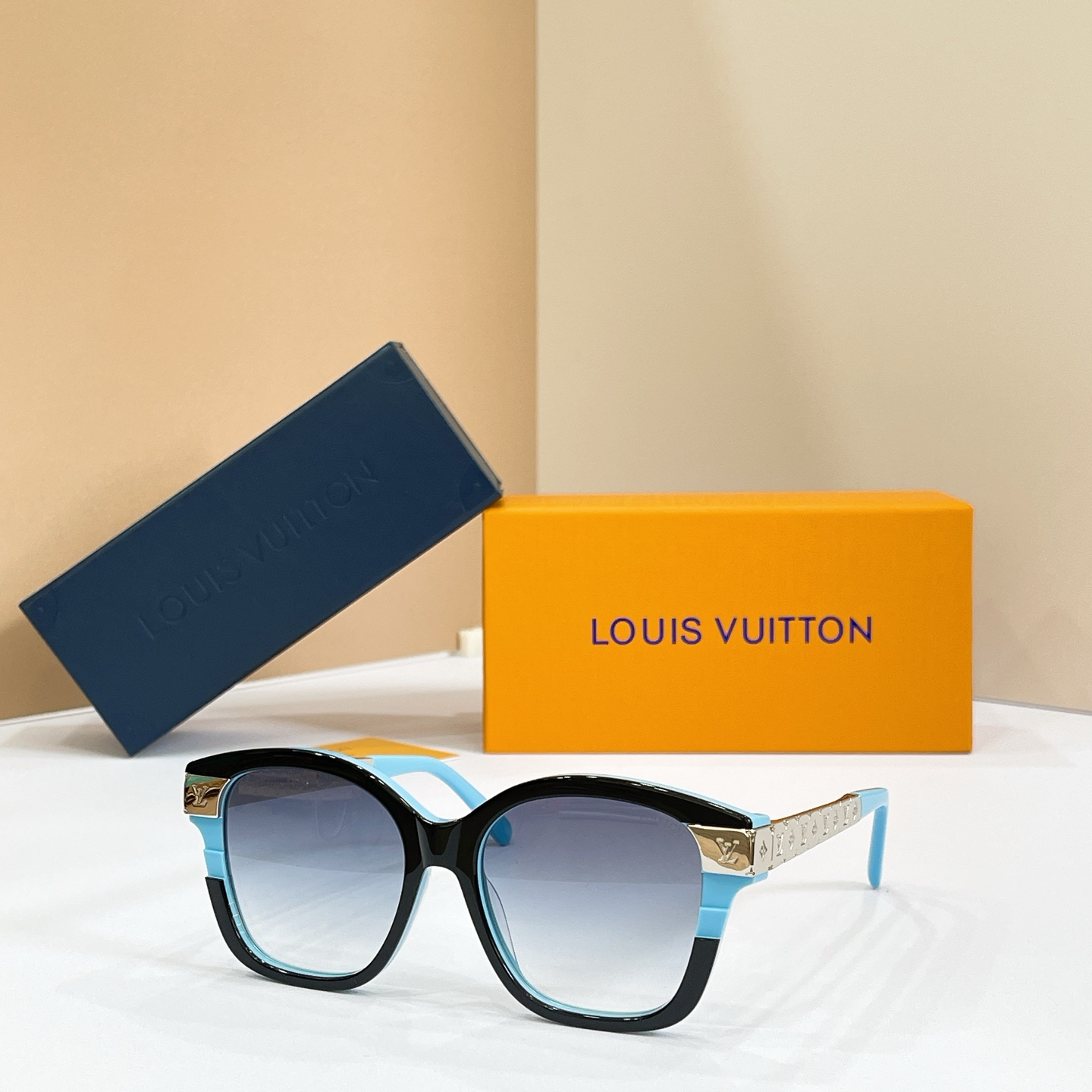 LOUIS VUITTO*✨✨✨MODEL：Z3182E✨✨✨ SIZE：53口17-145✨✨✨