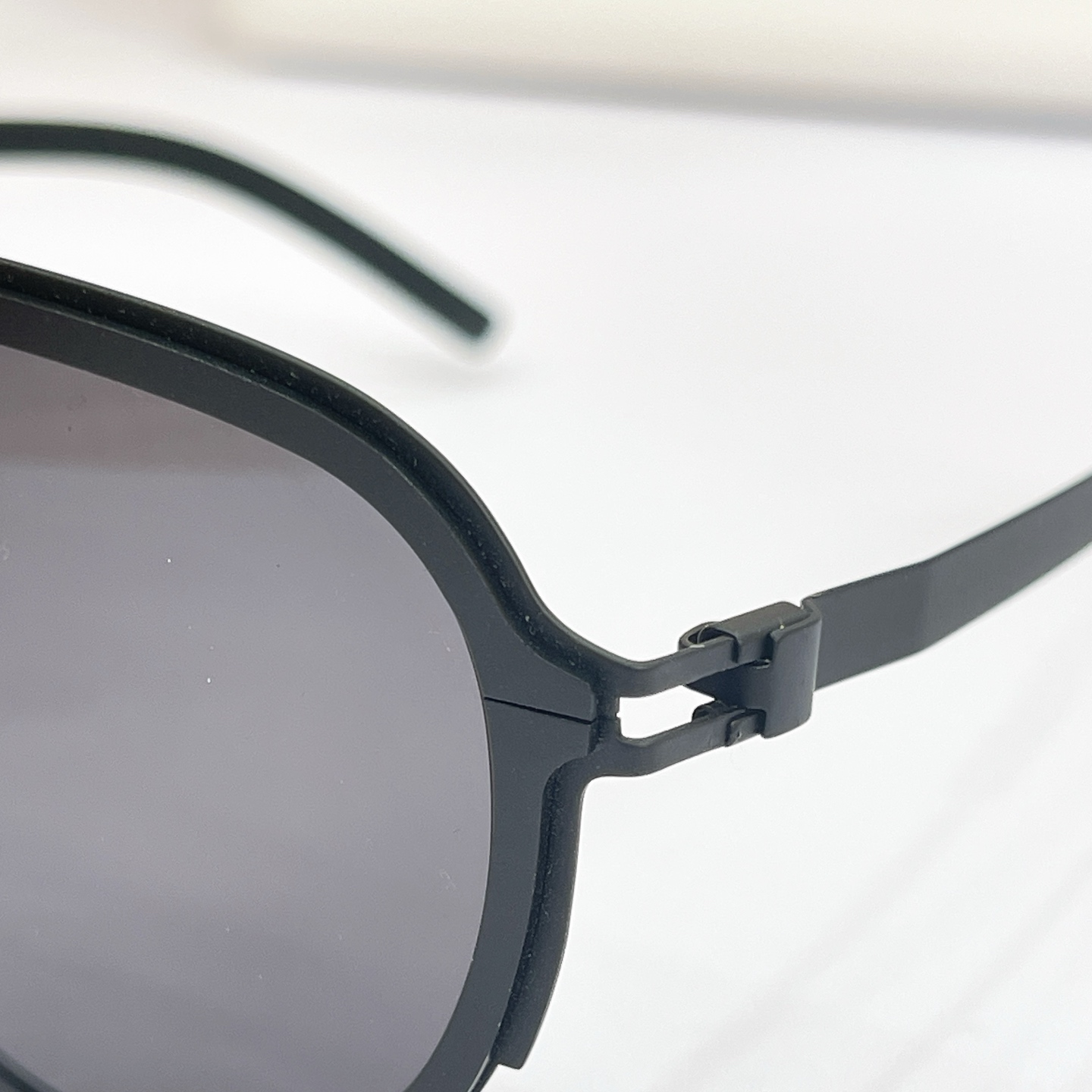 MYKITA⚜️⚜️⚜️MODEL：MR006⚜️⚜️⚜️SIZE: 53口19-140⚜️⚜️⚜️配送盒子～～