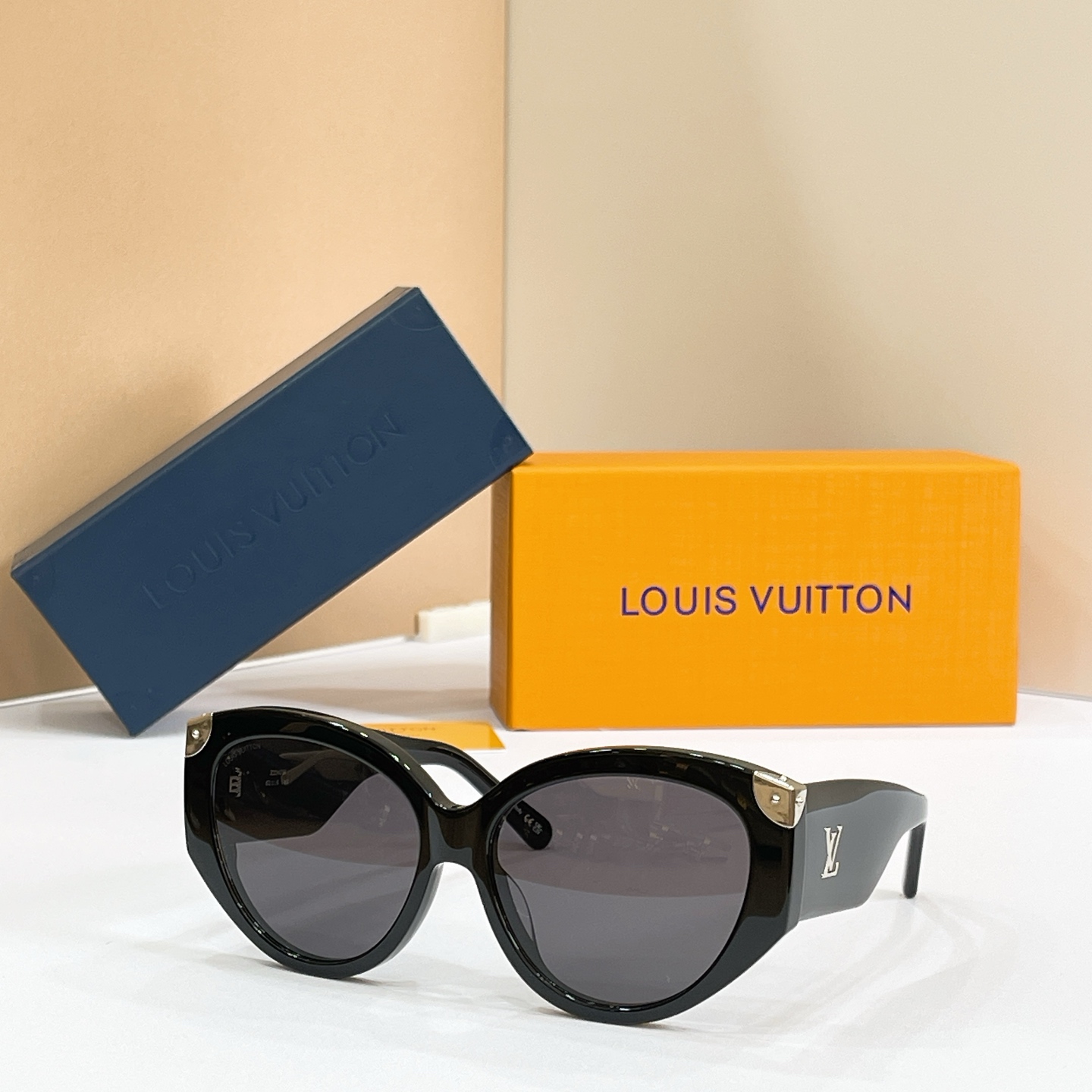 LOUIS VUITTO*✨✨✨MODEL：Z3340W✨✨✨ SIZE：60口16-140✨✨✨