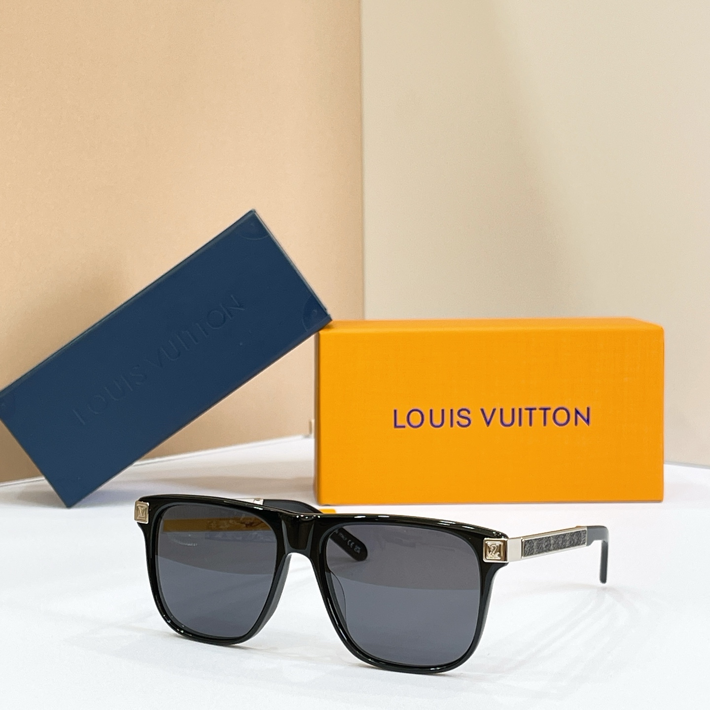 LOUIS VUITTO*✨✨✨MODEL：Z3300U✨✨✨ SIZE：57口17-145✨✨✨