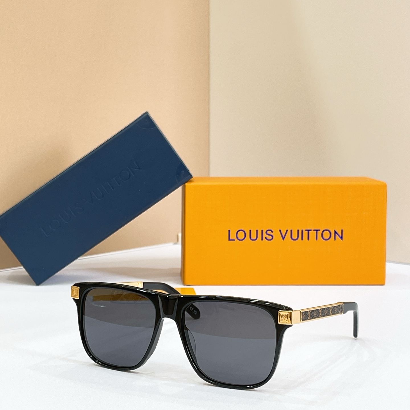 LOUIS VUITTO*✨✨✨MODEL：Z3300U✨✨✨ SIZE：57口17-145✨✨✨