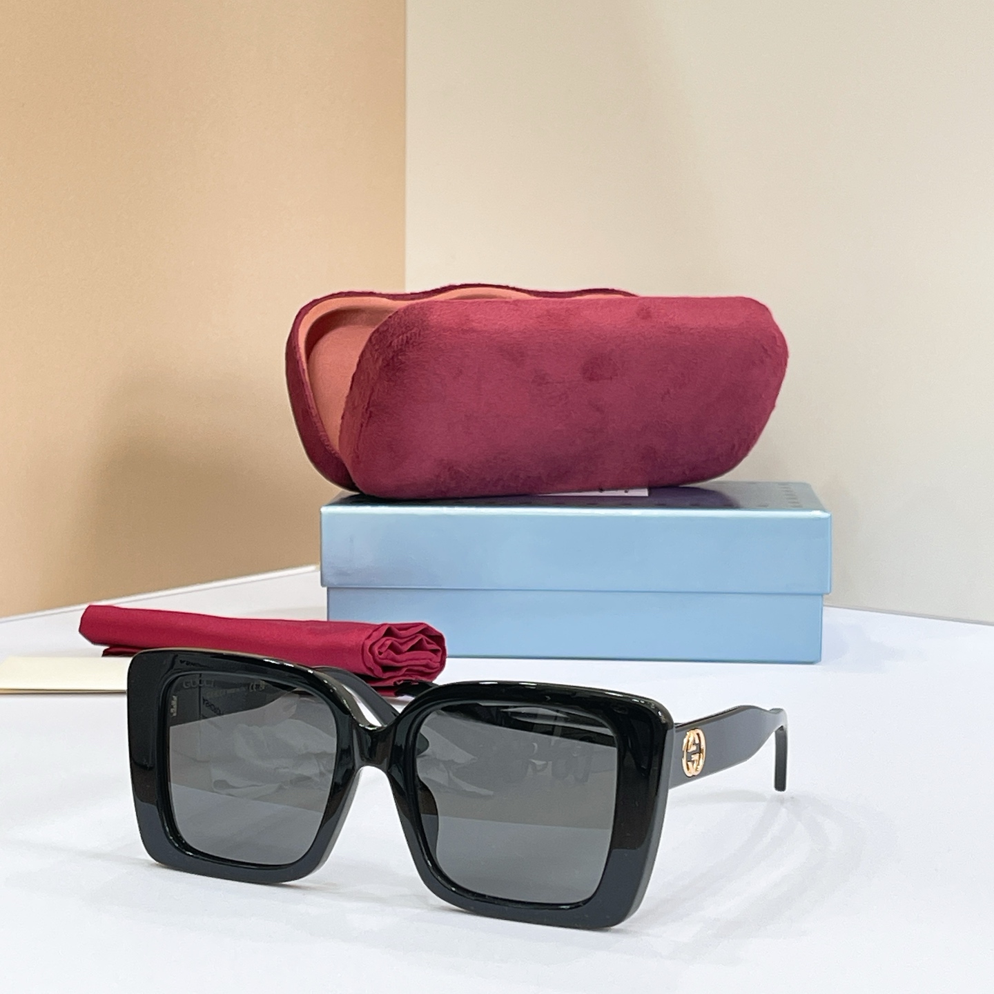GUCC*🐝🐝🐝MODEL：GG1861S🐝🐝🐝SIZE：53口19-145🐝🐝