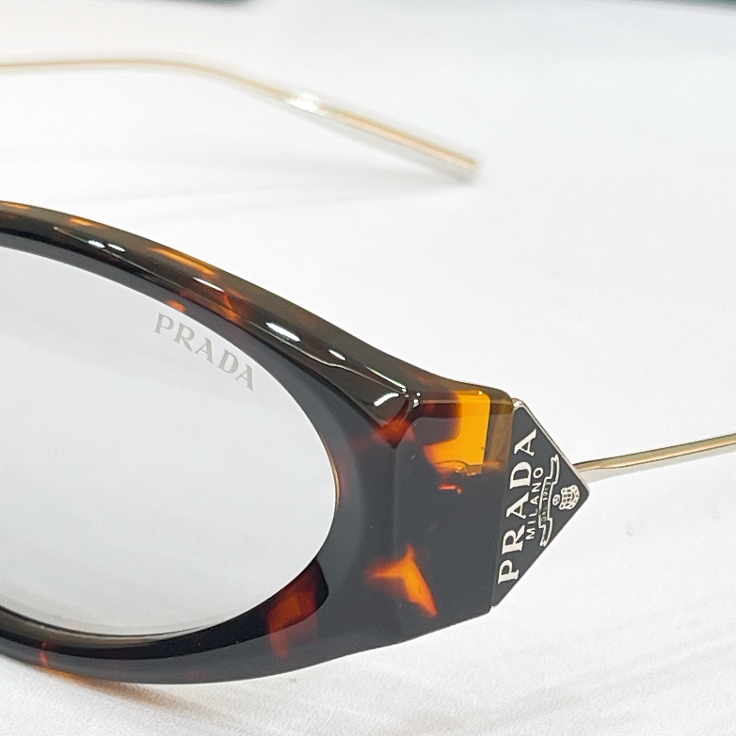 Prada X Gentle Monste*✨✨✨MODEL：PR D26S✨✨✨SIZE：58口19-135✨✨✨ 