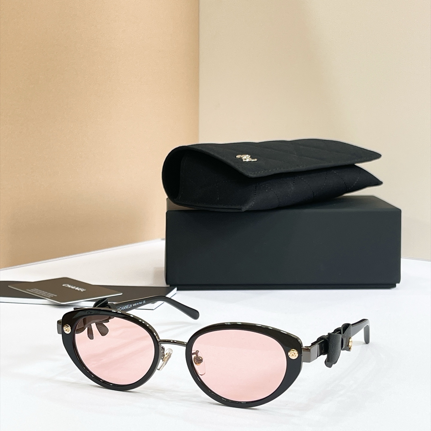 CHANEL Sunglasses