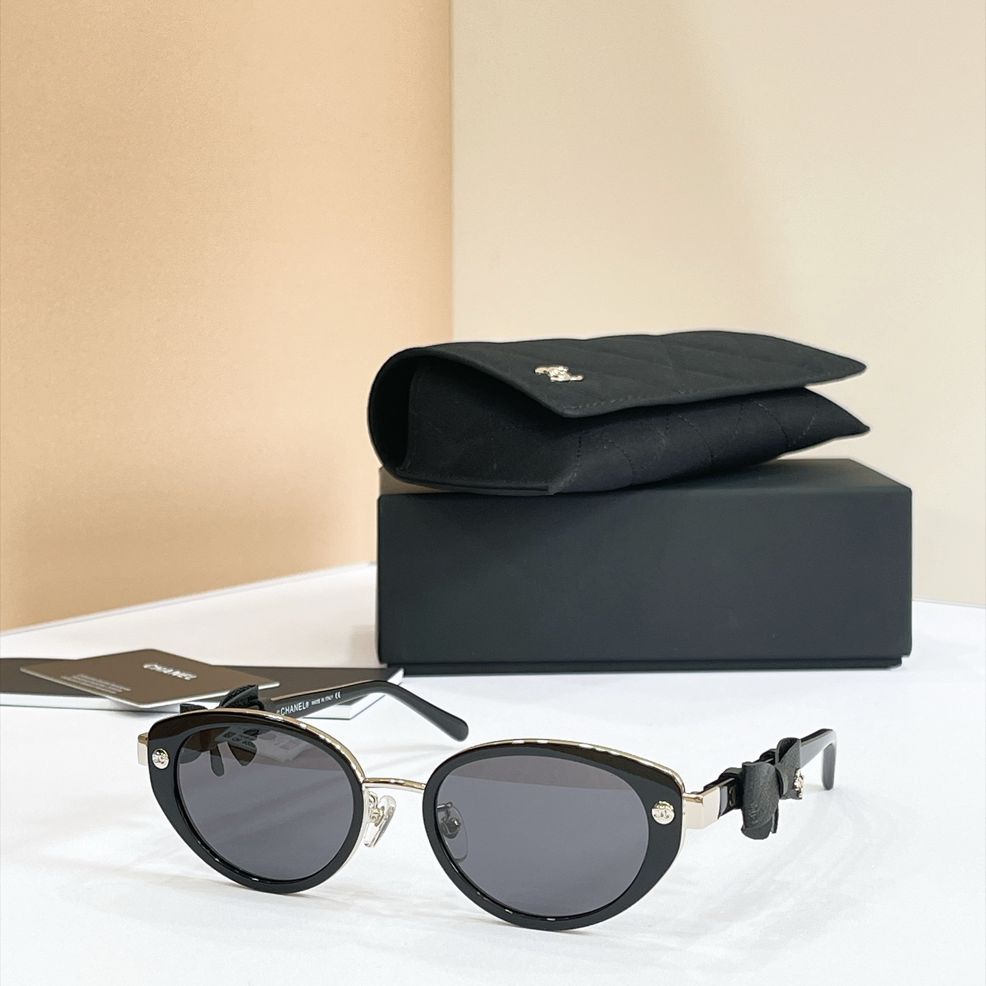 CHANEL Sunglasses