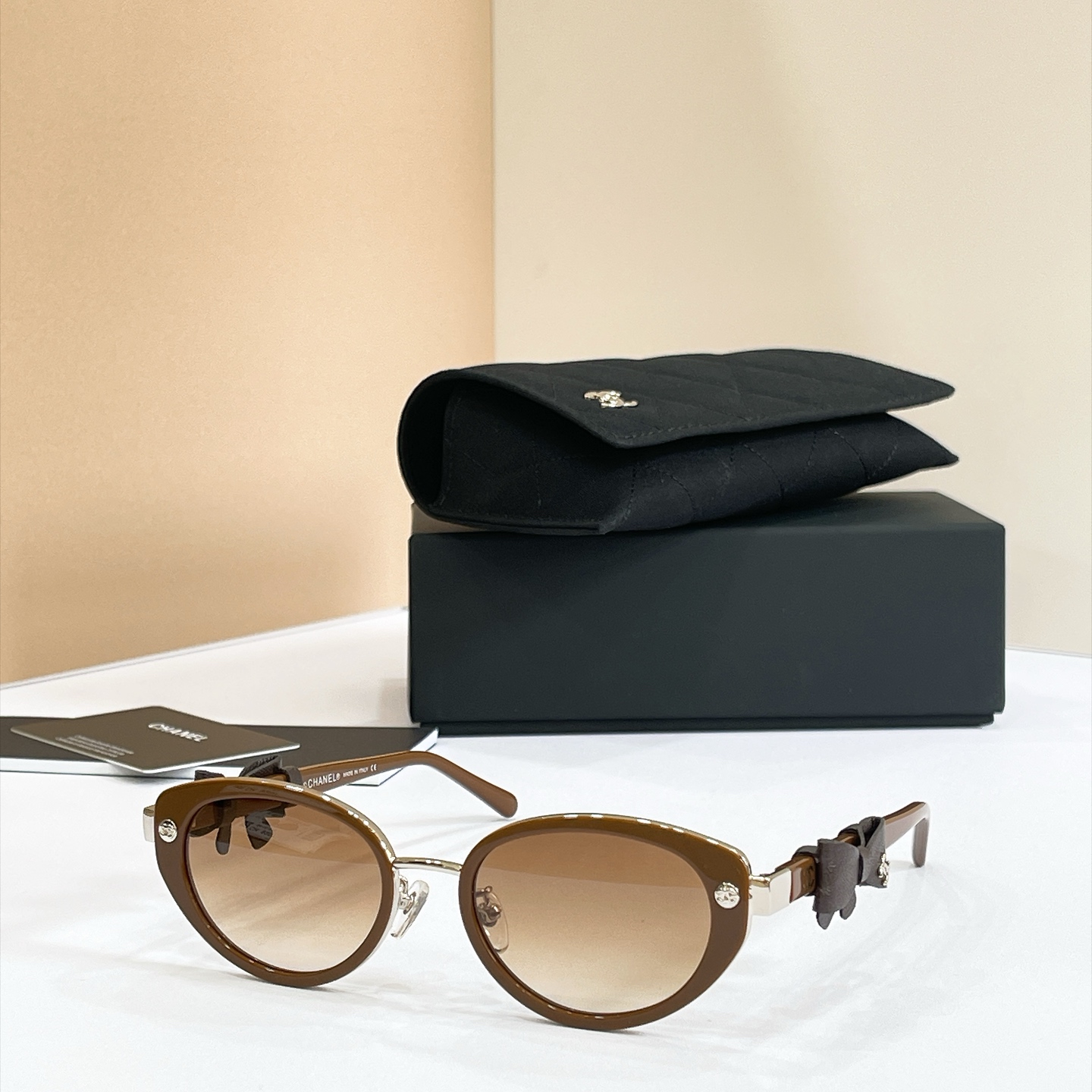 CHANEL Sunglasses