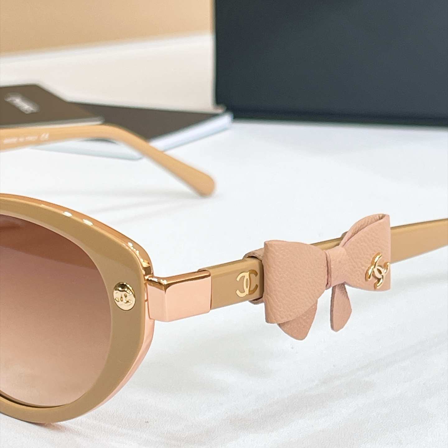 CHANEL Sunglasses