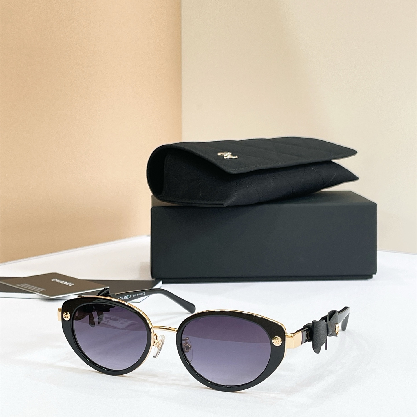CHANEL Sunglasses