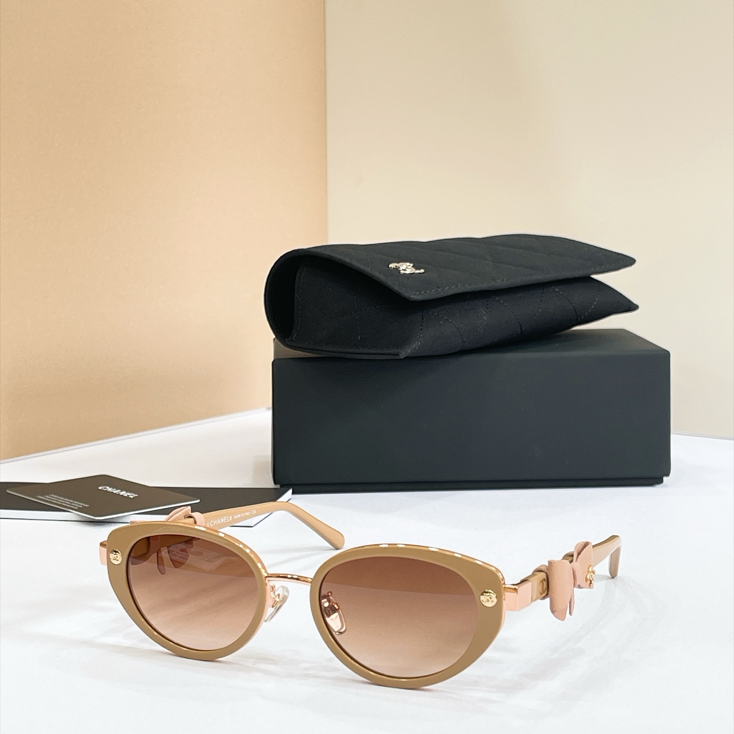 CHANEL Sunglasses