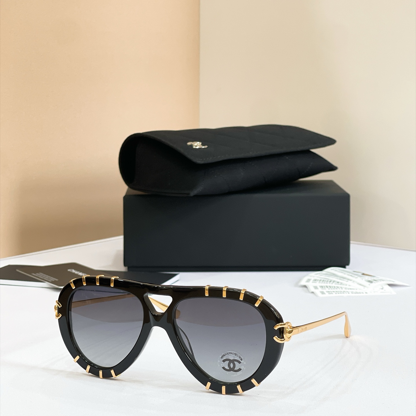 CHANEL Sunglasses