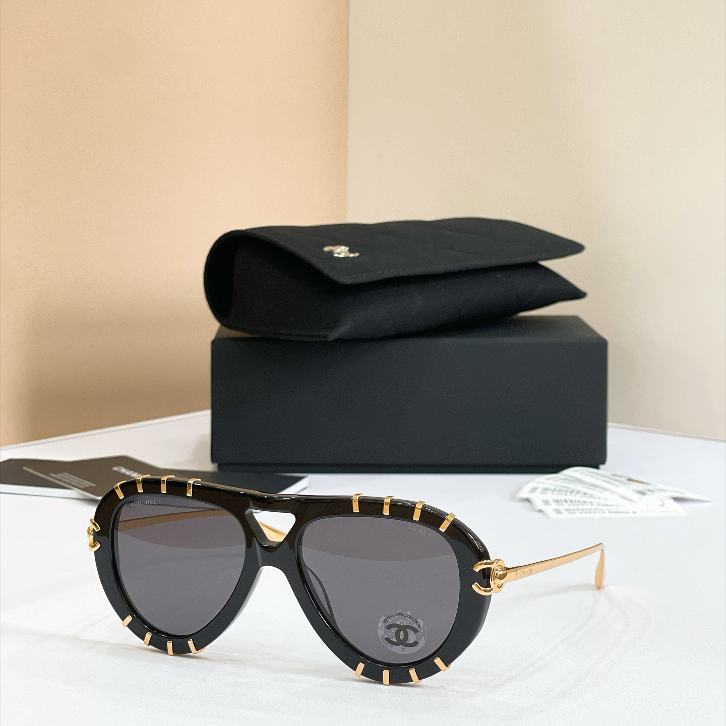 CHANEL Sunglasses