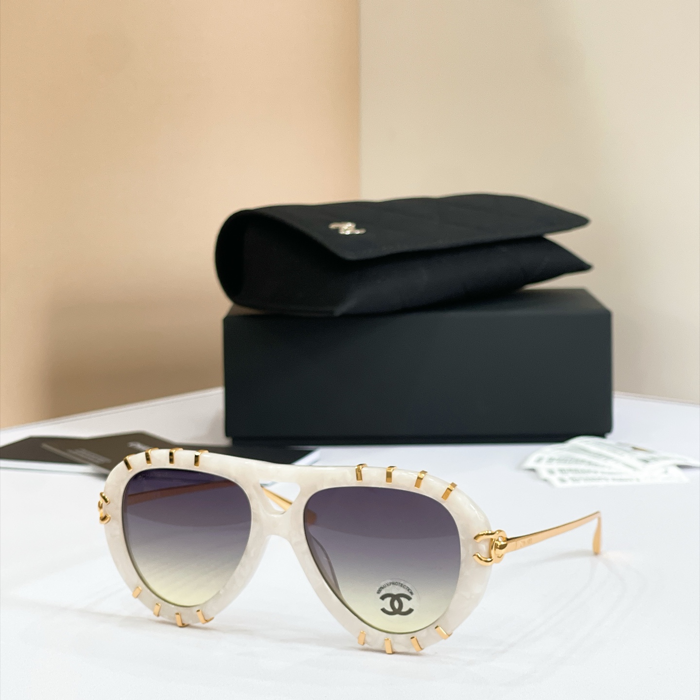 CHANEL Sunglasses