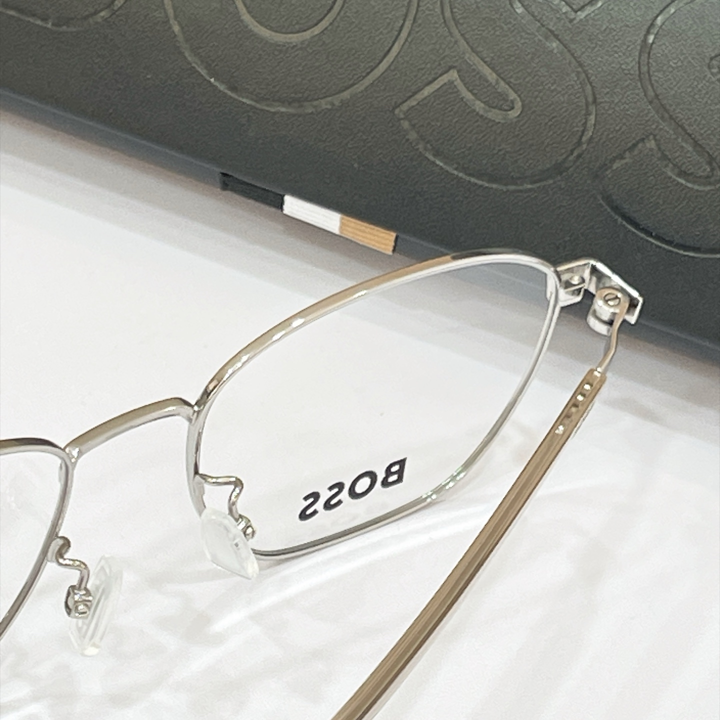 BOSS✨✨✨MODEL: Boss 1816✨✨✨SIZE：54口19-150✨✨✨钛～～原装货品～～