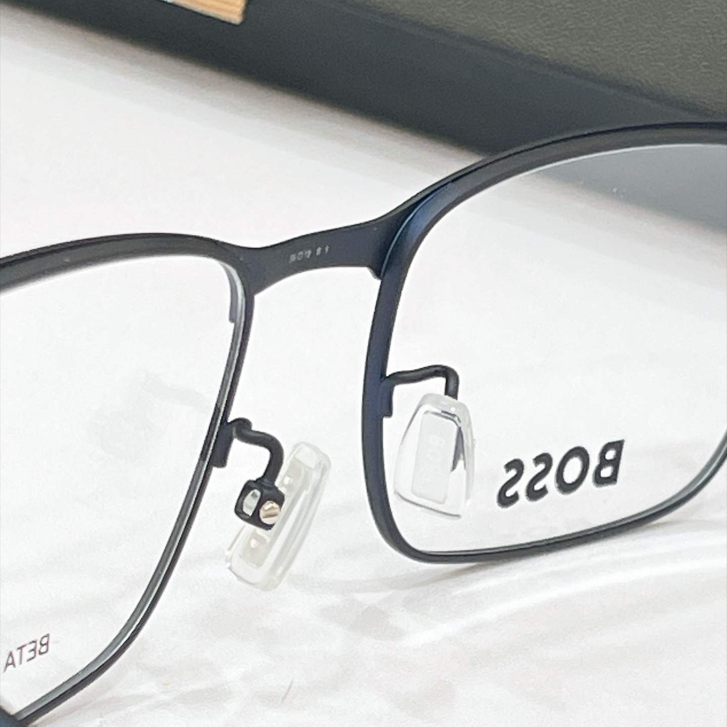 BOSS✨✨✨MODEL: Boss 1807✨✨✨SIZE：56口19-150✨✨✨钛～～原装货品～～